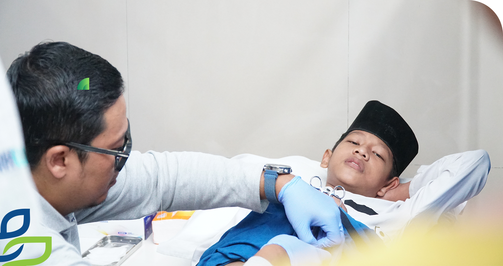 Libur Sekolah, 30 Anak Dapat Khitan Massal Gratis dari RS PHC Surabaya